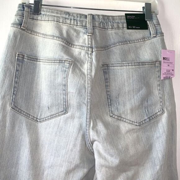 Wild Fable Light Wash Distressed Highest Rise Curvy Mom Jeans Size 10/30 Waist - Picture 5 of 8